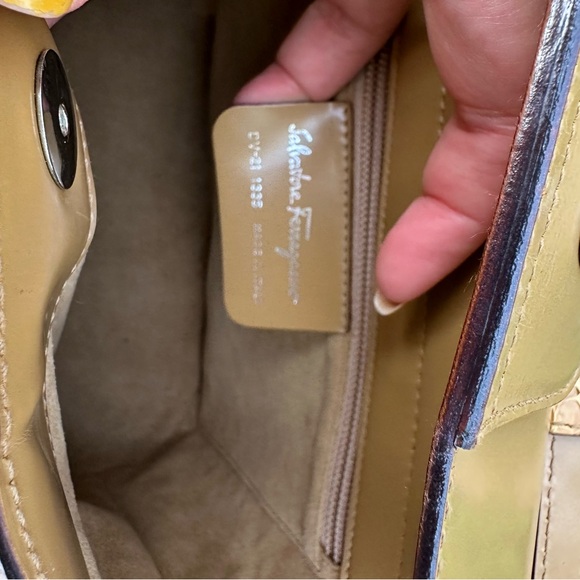 Salvatore Ferragamo snake skin vintage bag - Picture 7 of 12